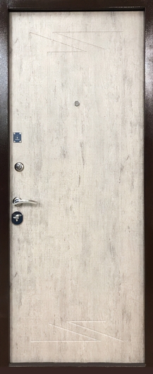 Дверь в квартиру с фрезерованными панелями Дверь в квартиру с фрезерованными панелями