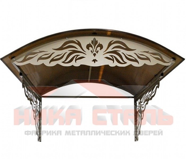 Металлический козырек над крыльцом