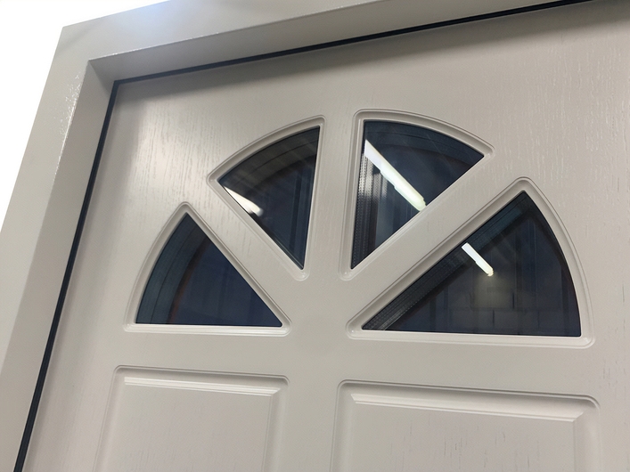 Красная дверь «термо» со стеклом Красная дверь «термо» со стеклом