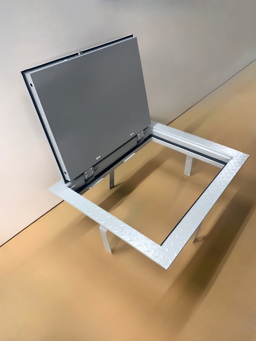 Люк из рельефной стали