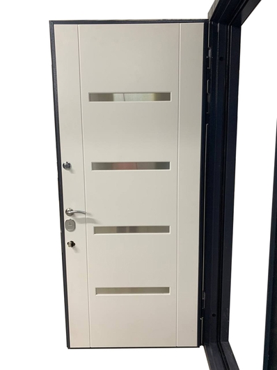 Серая дверь с верхней вставкой Серая дверь с верхней вставкой